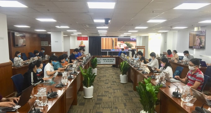 Toàn cảnh buổi họp trực tuyến ở đầu cầu Trung tâm Báo chí TP. HCM.