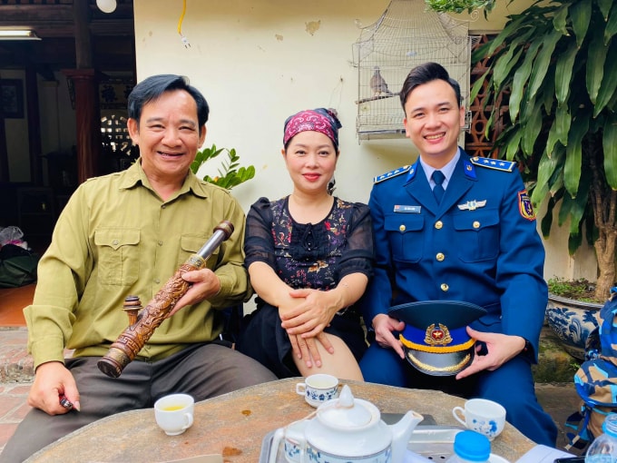 Nghệ sĩ Dương Khánh cùng hai nghệ sĩ Quang Tèo, Thanh Tú tham gia một chương trình