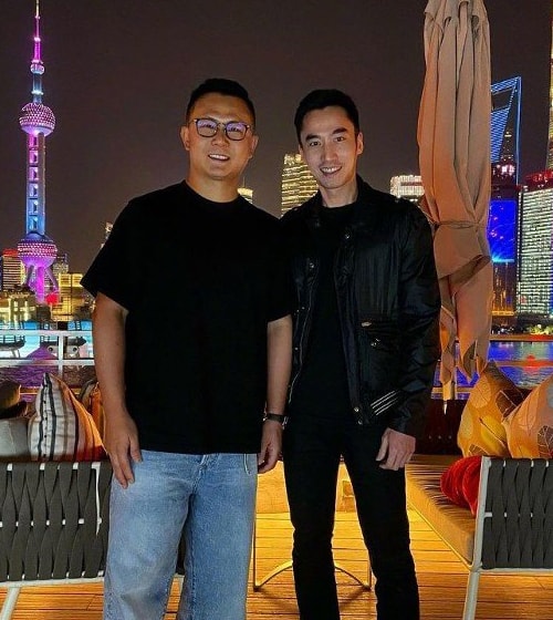 Chồng cũ Chung Hân Đồng (bên phải), sau ly hôn anh bị trầm cảm và giảm cân nghiêm trọng.