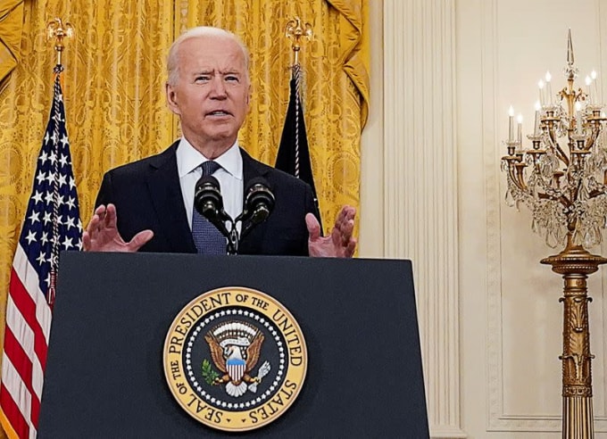 Tổng thống Joe Biden vừa ký sắc lệnh về an ninh mạng sau sự cố tấn công mạng vào đường ống dẫn dầu của Colonial Pipeline - Ảnh: Reuters