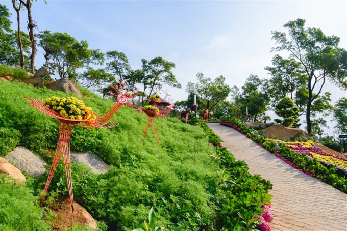 Khung cảnh trên đỉnh núi Bà Đen tết Tân Sửu.