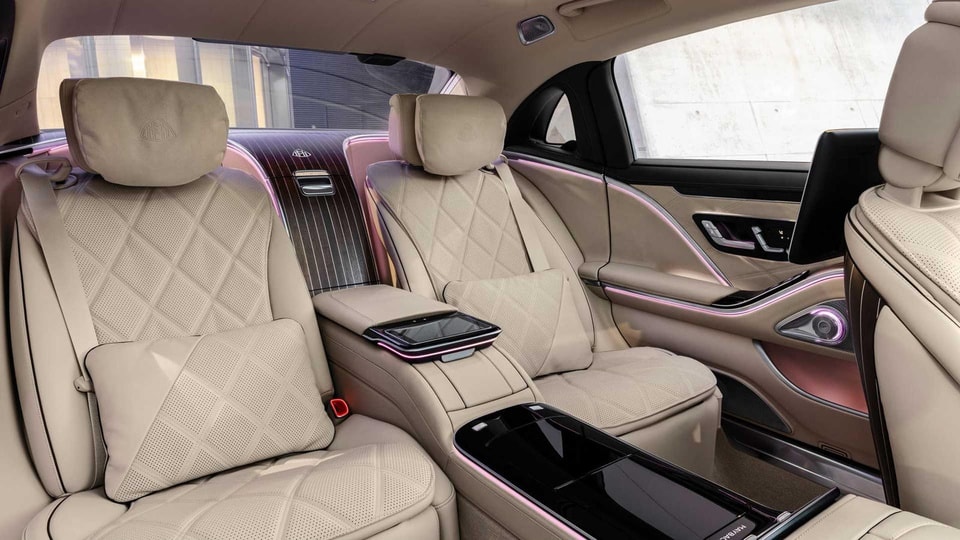Mercedes-Maybach S 650 2022. Ảnh: Carbuzz