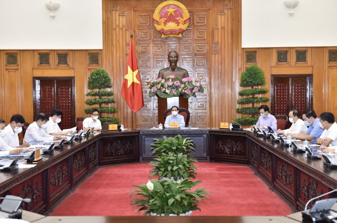 Thủ tướng yêu cầu xử lý kịp thời những người vi phạm, kể cả đình chỉ, cách chức những người có chức vụ và xử lý hình sự nếu thấy dấu hiệu vi phạm đã rõ...