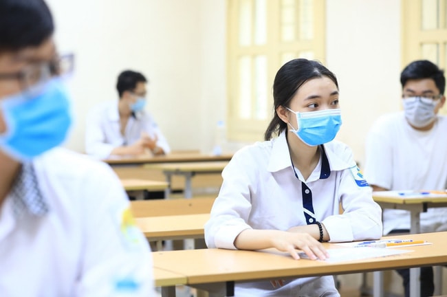 Hà Nội xem xét đặc cách thi tuyển lớp 10 với thí sinh bị cách ly vì COVID-19. Ảnh minh họa