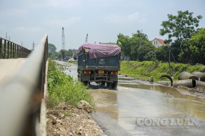 Sở GTVT TP. Hà Nội cũng đã tổ chức phân luồng từ xa đối với xe khách có tổng chỗ ngồi trên 16 chỗ, xe tải có tổng tải trên 3,5 tấn sẽ lưu thông theo lộ trình: Đường 424 – đường Tế Tiêu – Chợ Vải – đường An Phú – đường Hồ Chí Minh – đường 424 và ngược lại. Hoặc đi đường 424 – đường 419 (đoạn Tế Tiêu đi Ba Thá) – đường 429 (đoạn Ba Thá đi Miếu Môn) – đường Hồ Chí Minh – Đường 424 và ngược lại.