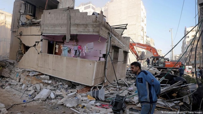 Hiện trường vụ không kích vào Gaza. Ảnh: AFP