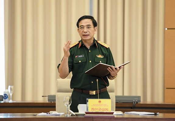 Thượng tướng Phan Văn Giang, Bộ trưởng Bộ Quốc phòng phát biểu tại hội nghị.