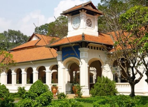 Trường THPT chuyên Lê Hồng Phong tiếp tục là trường dẫn đầu có tỷ lệ chọi cao nhất trong kỳ tuyển sinh lớp 10 ở TP. HCM.