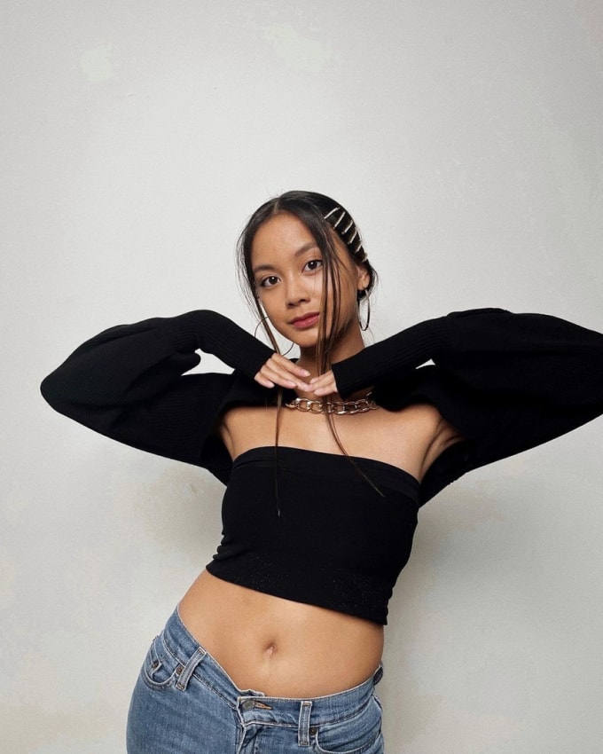 Ylona Garcia có khả năng trình diễn và ca hát nhận được đánh giá cao.
