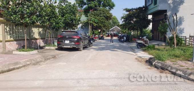 Người dân khu vực trên tỏ ra thương xót và cần sự vào cuộc xử lý trách nhiệm đối với đơn vị liên quan về sự tắc trách trên. Ảnh: Minh Anh