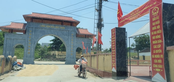 Lối vào nhà bệnh nhân số 5046 ở làng Mật Thôn khá vắng vẻ. Ảnh: TĐ