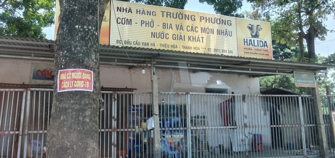 Các nhà hàng đã tạm thời đóng cửa sau khi có thông báo của chính quyền. Ảnh: TĐ