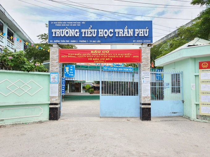 Không công nhận kết quả lựa chọn nhà thầu tại gói thầu trường Tiểu học Trần Phú. (Ảnh: Minh Luân)