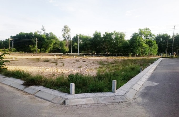 Nhiều cá nhân ở TP Pleiku tự mở đường rồi phân lô bán nền đất ở. (Ảnh: Ngọc Phó)