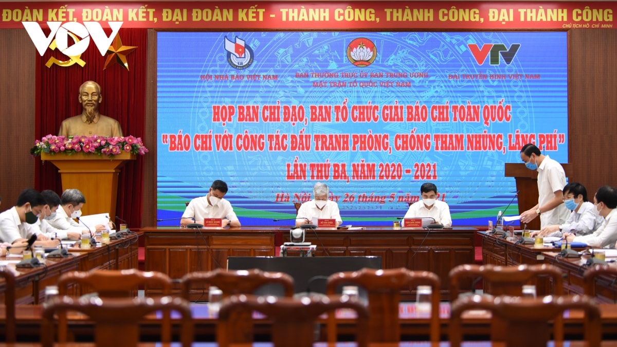 Phó Chủ tịch UBTƯ MTTQ Việt Nam Phùng Khánh Tài, Trưởng Ban Tổ chức báo cáo tiến độ công việc từ khi phát động Giải đến nay. Ảnh: Thi Uyên