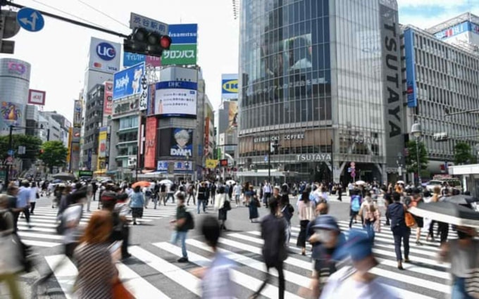 Tình trạng khẩn cấp ở Tokyo và các tỉnh khác có thể được kéo dài đến ngày 20/6 do các bệnh viện của Nhật Bản vẫn căng thẳng - Ảnh: Reuters