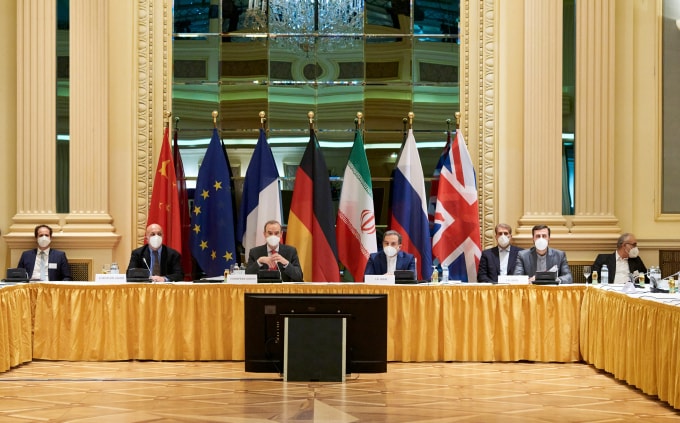 Quan chức các quốc gia tham dự vòng đàm phán hạt nhân Vienna - Ảnh: Reuters