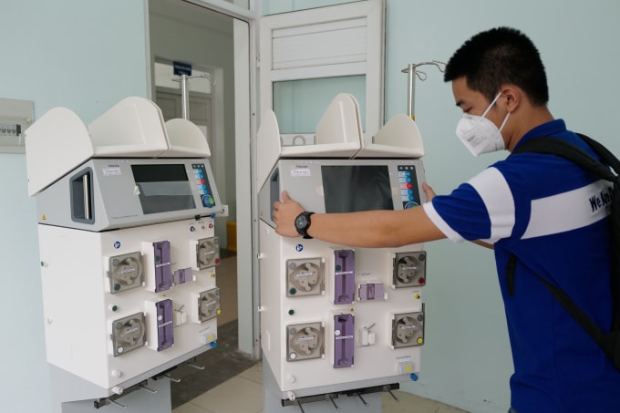 Công tác chuẩn bị đưa vào hoạt động ICU điều trị Covid-19 tại Bắc Giang do Sun Group tài trợ.