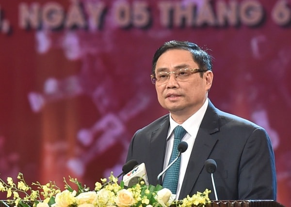 Thủ tướng Phạm Minh Chính phát biểu tại Lễ ra mắt Quỹ vaccine phòng chống COVID-19, tối 5/6. Ảnh: VGP