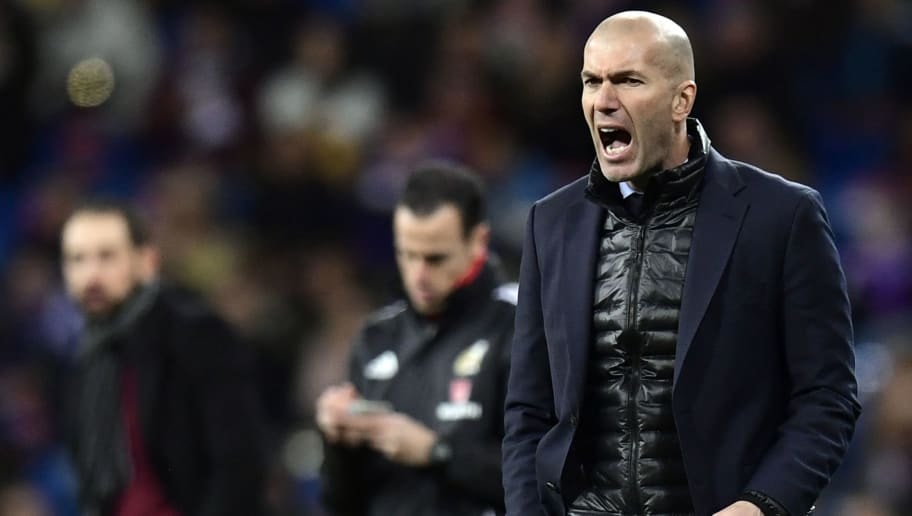 Zidane không hài lòng với mối quan hệ với Chủ tịch Florentino Perez. Ảnh: Getty