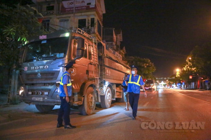 Tình tạng xe quá tải, cơi nới thành thùng, dồn tải,…vẫn diễn biến phức tạp tại nhiều địa phương trên cả nước gây mất an toàn giao thông, hư hỏng hạ tầng