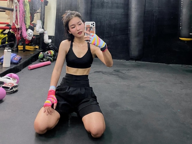 Khả Ngân duy trì tập thể thao vừa tuân thủ chế độ ăn uống giàu dinh dưỡng.