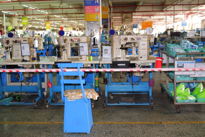 Khu vực làm việc của công nhân nghi nhiễm Covid-19 đã được phong tỏa, khử khuẩn.