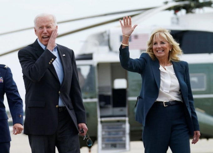 Tổng thống Joe Biden và đệ nhất phu nhân Jill Biden bắt đầu chuyền công du châu Âu - Ảnh: Reuters
