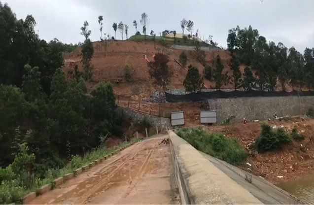 Quả đồi tại khu vực Trại Trâu bị san gạt làm biến dạng địa hình, vi phạm pháp luật về đất đai.
