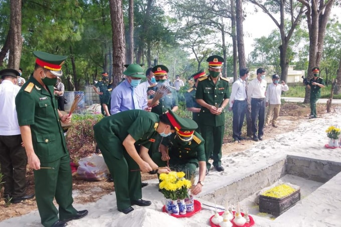 Lễ an táng các liệt sỹ.
