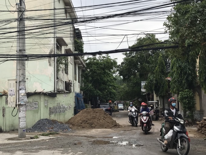 Hàng ngàn hộ dân phải sống tạm bợ do quyền lợi bị hạn chế gần 20 năm qua.