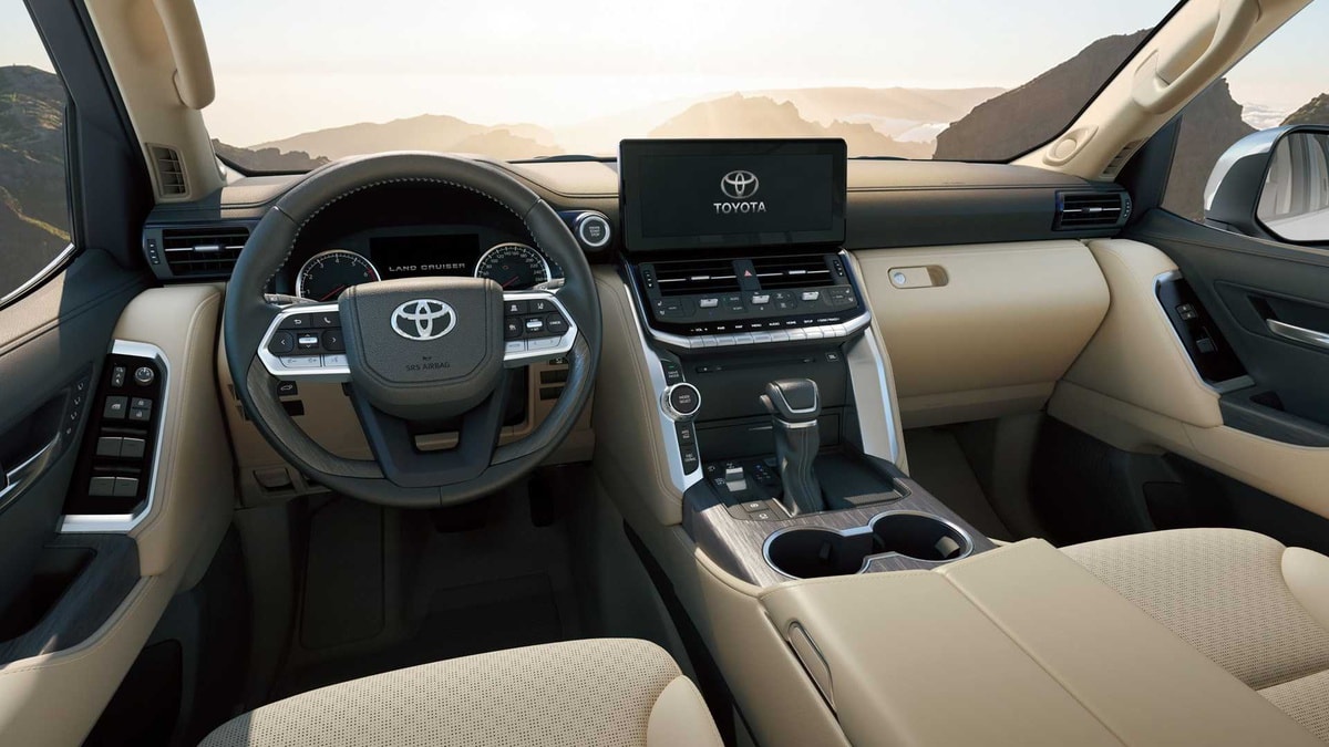 Toyota Land Cruiser 300. Ảnh: Motor1