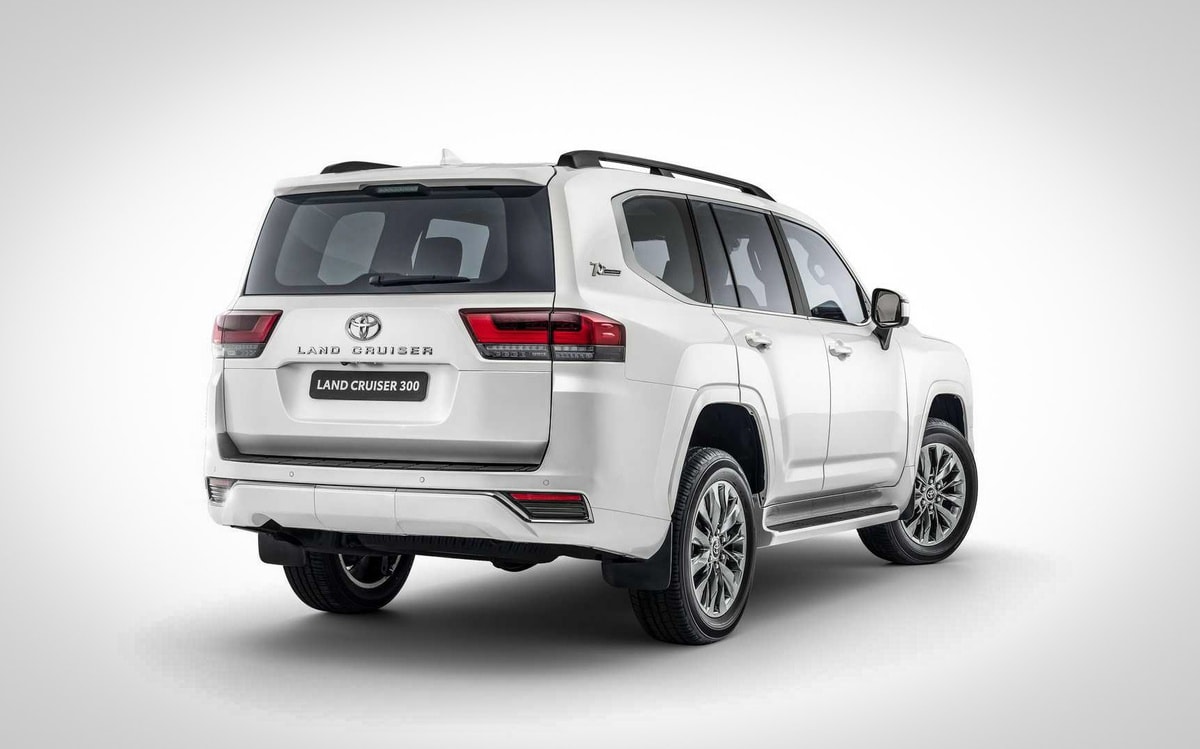 Toyota Land Cruiser 300. Ảnh: Motor1