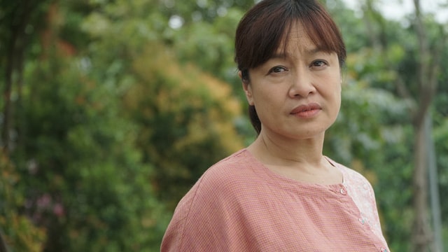 Bà Bích luôn ác cảm với con gái nuôi.
