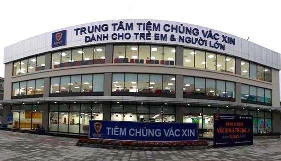 Ngay khi biết bệnh nhân Covid-19 người Hương Sơn (Hà Tĩnh) từng ghé Trung tâm tiêm chủng VNVC, ngành y tế Nghệ An đang ráo riết tìm các F1...