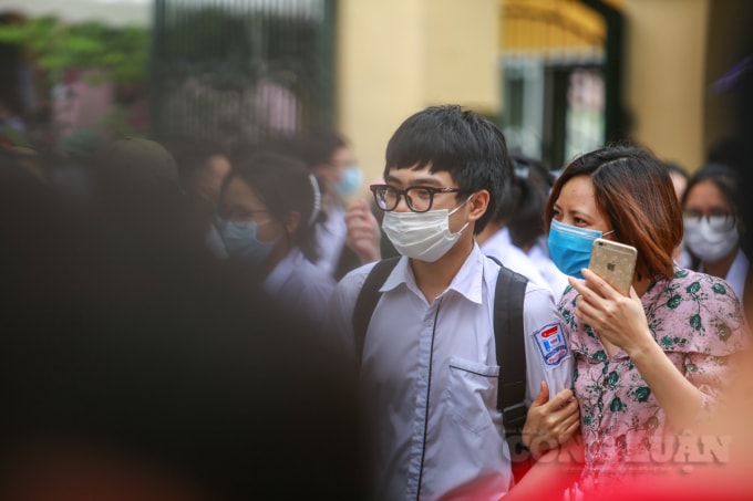 Trong đó, số thí sinh không dự thi do ảnh hưởng của dịch COVID-19 là 38. Trong đó, có 1 thí sinh diện F0, 20 thí sinh diện F1, 7 thí sinh diện F2 và 10 thí sinh diện phong tỏa.