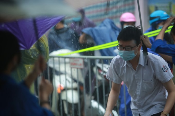 Kỳ thi tuyển sinh lớp 10 THPT công lập của Hà Nội kết thúc vào trưa ngày 13/6 (ảnh Quang Hùng).