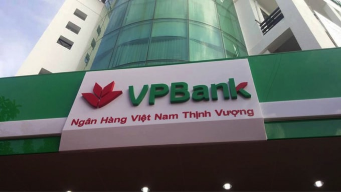 Cuộc đua tăng vốn điều lệ của các ngân hàng vẫn diễn ra sôi động.