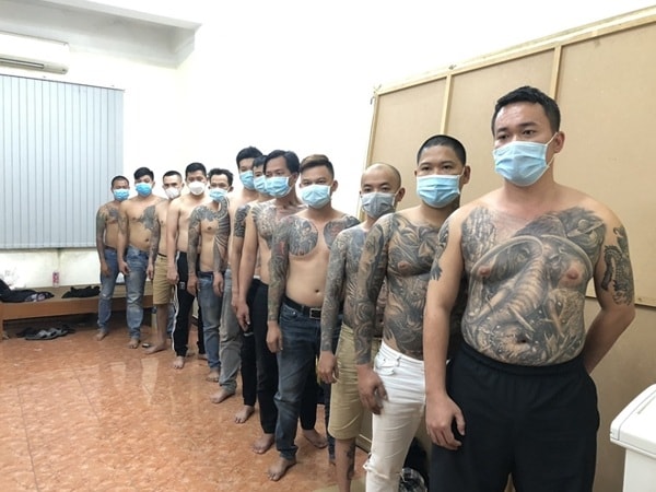 Các nghi phạm trong đường dây đánh bạc, tổ chức đánh bạc của Bùi Tuấn Anh. Ảnh: Công an cung cấp