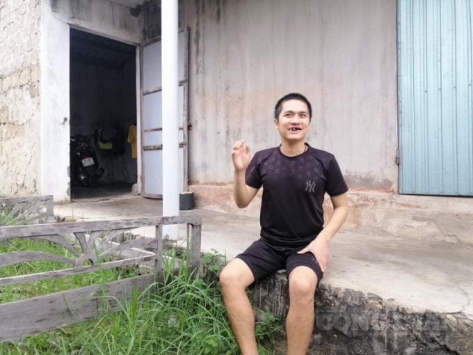 Ngô Huyền Trung Thiết - Chàng thanh niên đẹp trai, khỏe mạnh ngày nào nay đã trở thành một người tàn tật, mất hết trí não.