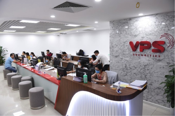 Công ty Chứng khoán VPS bất ngờ thông báo thu phí dịch vụ hệ thống hàng tháng.