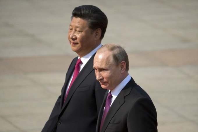 Tổng thống Nga Vladimir Putin và Chủ tịch Trung Quốc Tập Cận Bình. Ảnh: SCMP