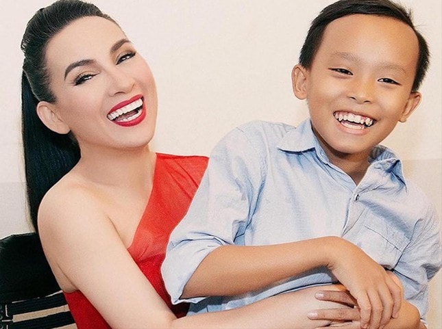 Ồn ào gần đây giữa Hồ Văn Cường và Phi Nhung khiến nhiều người đặt ra câu hỏi về mối quan hệ thực sự của hai người.