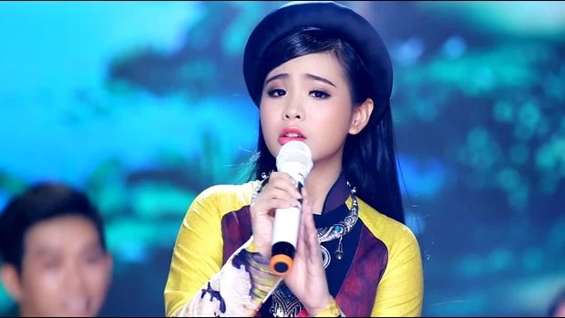 Cô là nữ ca sĩ có nhiều video triệu view trên Youtube.