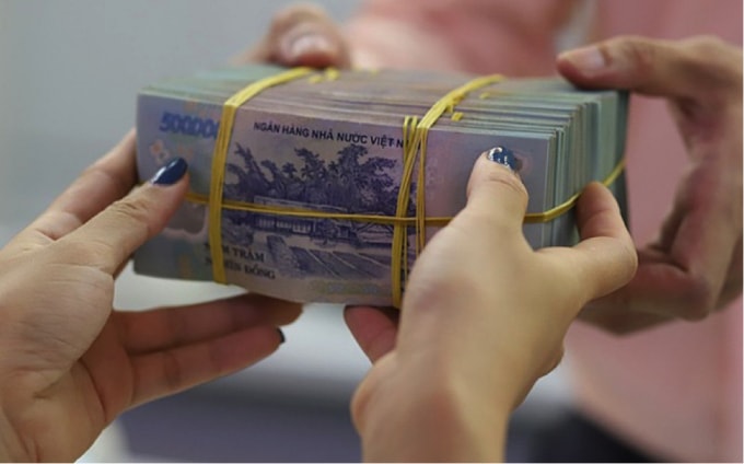 Nhiều ngân hàng bắt đầu “cạn room” tín dụng.