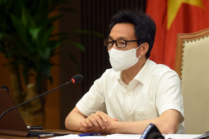 Phó Thủ tướng Vũ Đức Đam phát biểu tại cuộc họp.