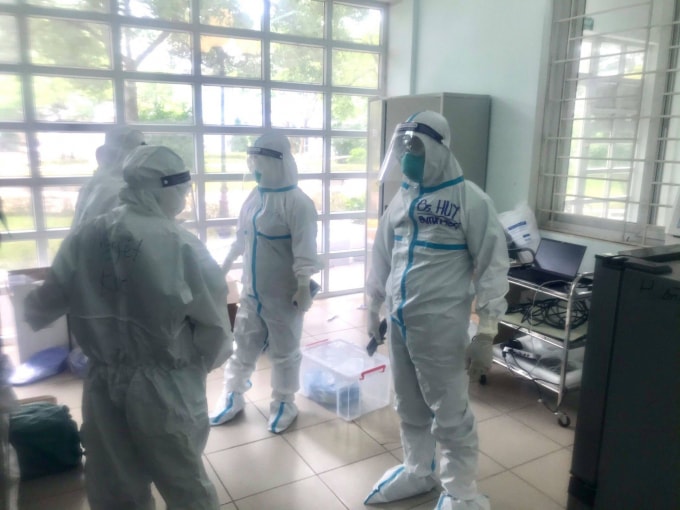 Hiện nay dịch COVID-19 đang tiềm ẩn nhiều nguy cơ, người dân cần tuân thủ các biện pháp chống dịch (ảnh TL).