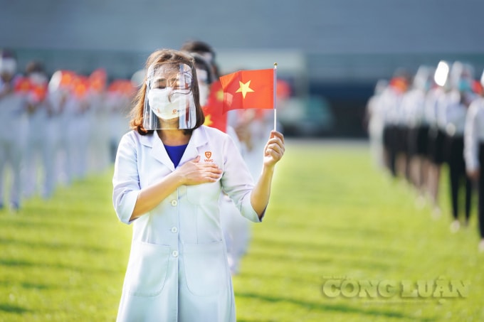 350 nhân viên của VNVC tham gia chiến dịch này đều đã được tiêm 2 mũi vaccine phòng Covid-19