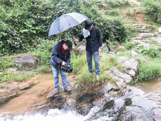 Ê-kíp làm phim tác nghiệp.