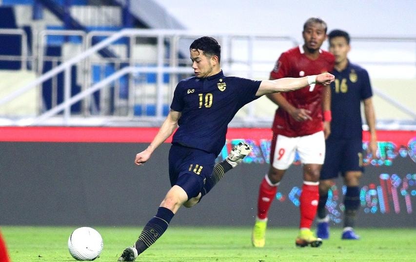 Đội tuyển Thái Lan (áo xanh) gây thất vọng khi không thể giành vé dự vòng loại thứ 3 World Cup 2022. Ảnh: internet